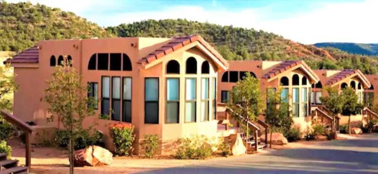 Sedona Pines Resort Ngoại thất bức ảnh Residential homes in the Village of Oak Creek