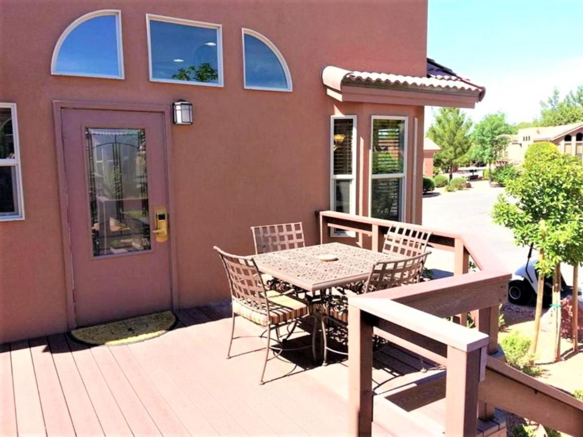 Sedona Pines Resort Ngoại thất bức ảnh A patio in the United States