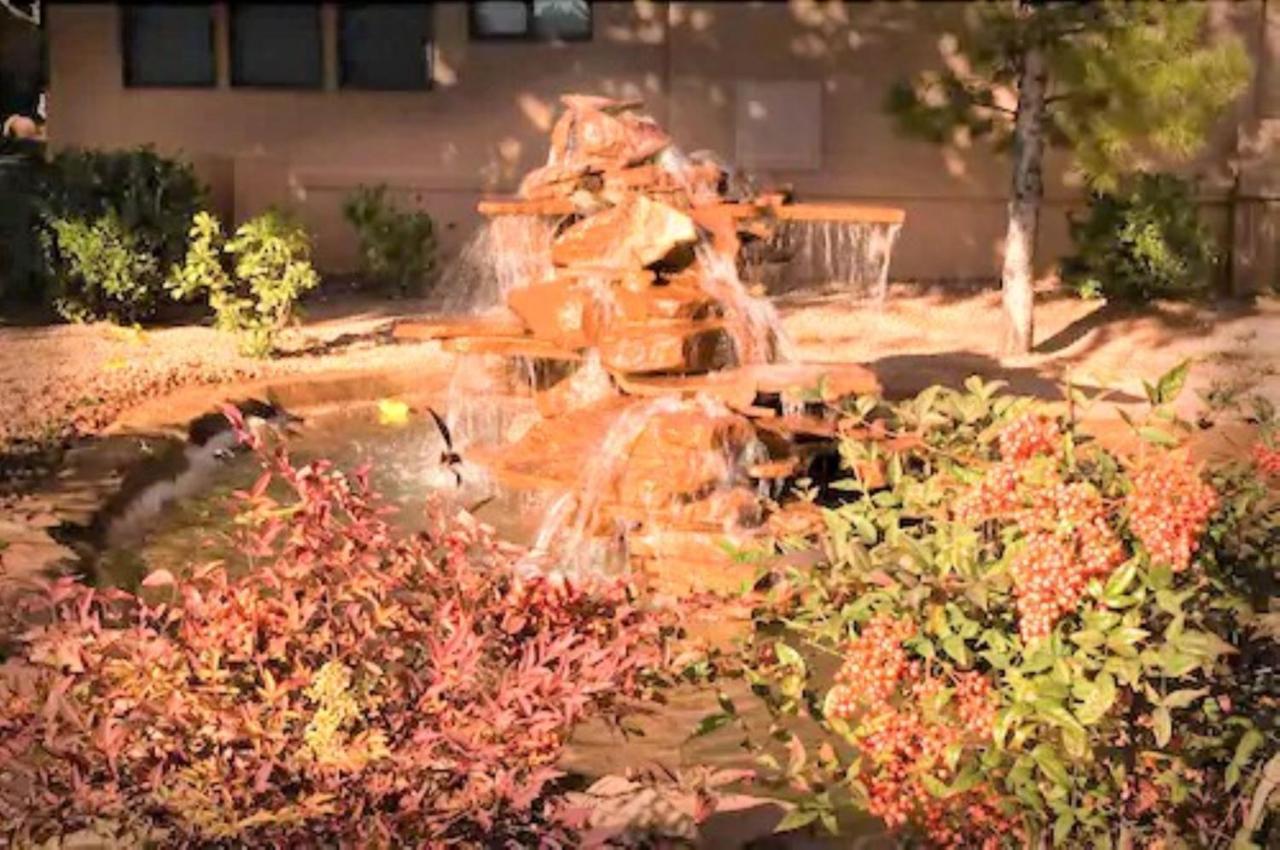 Sedona Pines Resort Ngoại thất bức ảnh Fountain at the entrance of the hotel